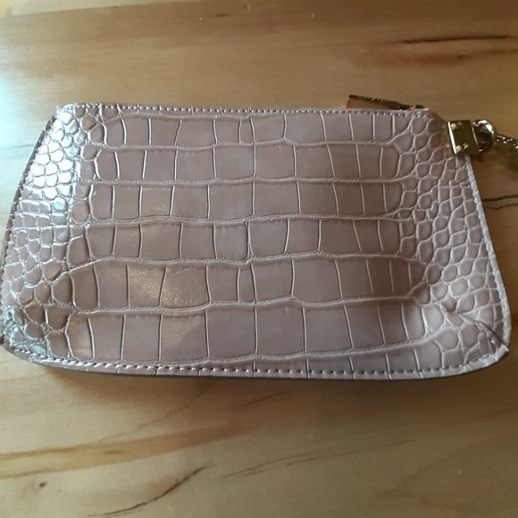 NWOT Love & Lore Pink Blush Faux Alligator Skin Gold Hardware Zip top Wristlet - Picture 5 of 7